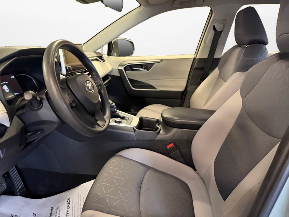 Certified 2023 Toyota RAV4 XLE AWD/4WD image 11