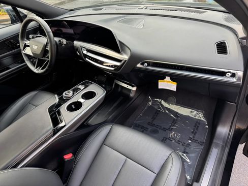 Used 2024 Cadillac Lyriq Sport AWD/4WD image 23