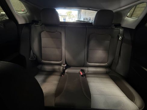 Used 2025 Chevrolet Trax LT image 36