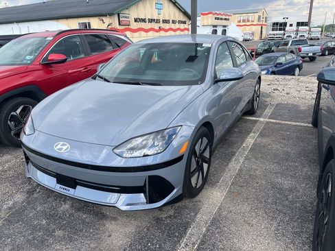 Used 2025 Hyundai Ioniq 6 SE AWD/4WD image 1