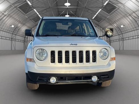 Used 2014 Jeep Patriot Limited w/ Sun/Sound Group image 8