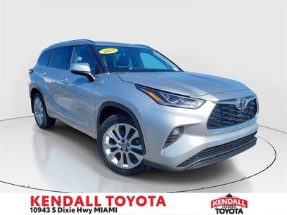 Used 2023 Toyota Highlander Limited