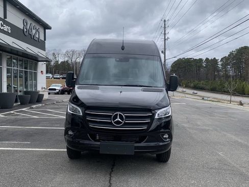 Used 2024 Mercedes-Benz Sprinter 3500 image 4