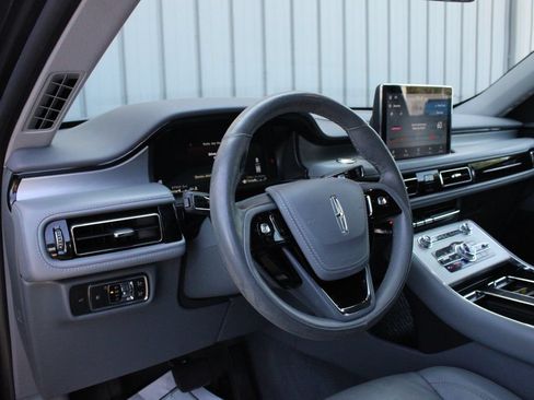 Used 2020 Lincoln Aviator Reserve w/ Equipment Group 201A AWD/4WD image 2
