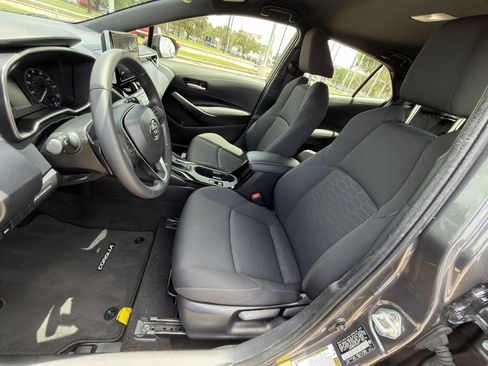 Used 2025 Toyota Corolla SE FWD image 22