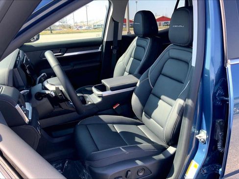 New 2026 GMC Terrain Denali w/ LPO, Black Badging Package image 9