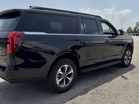 New 2027 Ford Expedition Max Active RWD image 3