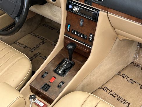 Used 1989 Mercedes-Benz 560 SL image 32