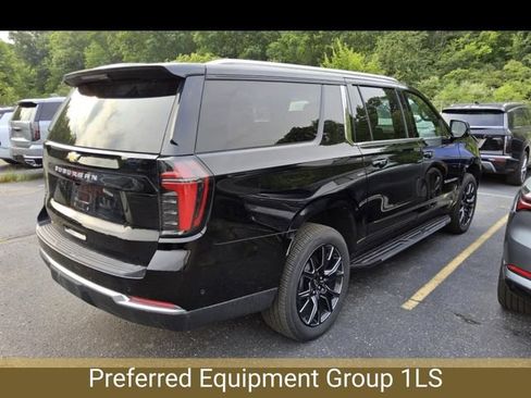 Certified 2025 Chevrolet Suburban LS AWD/4WD image 3