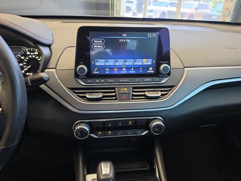 Used 2024 Nissan Altima 2.5 SR FWD image 24