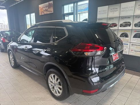 Used 2020 Nissan Rogue SV FWD image 4