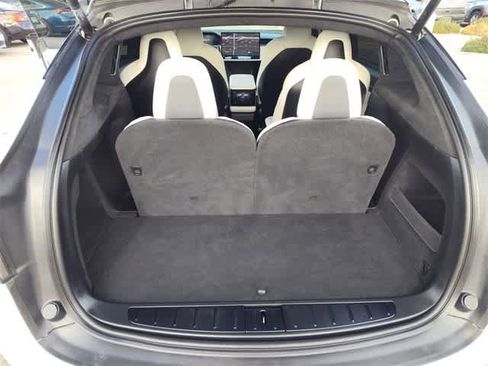 Used 2022 Tesla Model X Plaid image 29