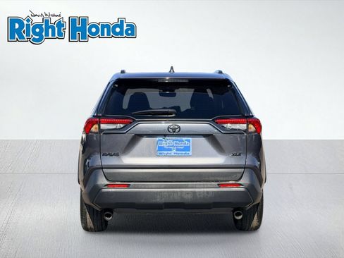 Used 2024 Toyota RAV4 XLE Premium FWD image 5