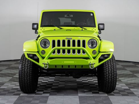 Used 2016 Jeep Wrangler Unlimited Sahara w/ Connectivity Group image 10