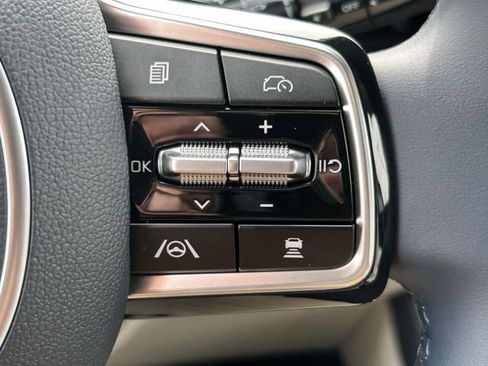 New 2026 Kia Carnival EX FWD image 32