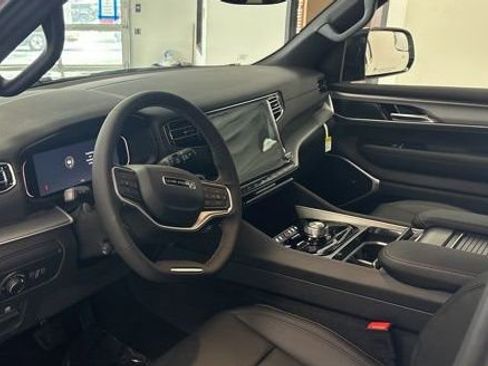 New 2026 Jeep Grand Wagoneer L 4WD w/ Premium Group I image 17