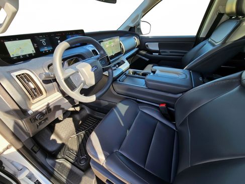 Used 2025 Ford Expedition Max Active AWD/4WD image 9