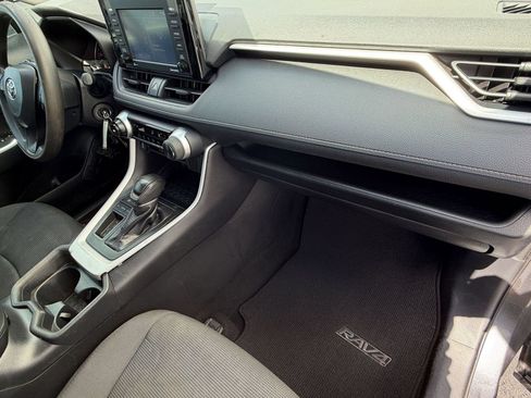 Used 2020 Toyota RAV4 LE FWD image 34