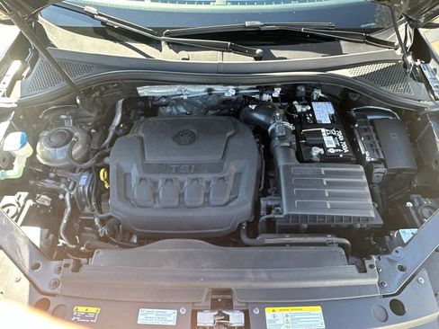 Used 2024 Volkswagen Tiguan SE w/ Panoramic Sunroof Package AWD/4WD image 31