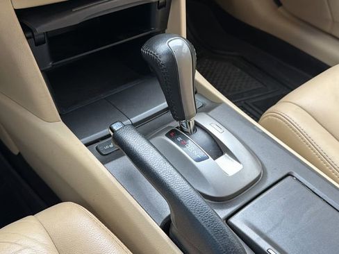 Used 2011 Honda Crosstour EX-L image 31