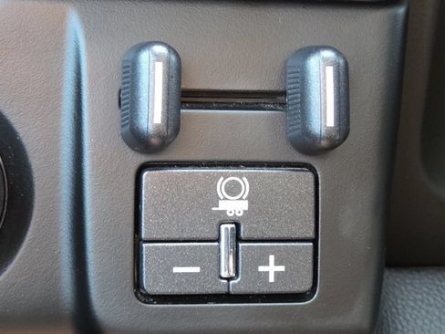 Used 2019 Chevrolet Suburban Premier AWD/4WD image 33