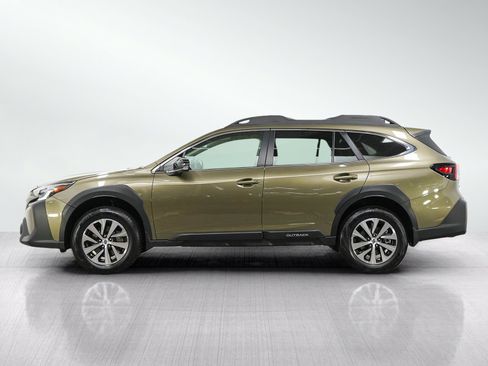 Used 2024 Subaru Outback Premium w/ Popular Package #1A AWD/4WD image 2