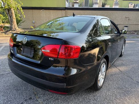 Used 2012 Volkswagen Jetta TDI FWD image 6