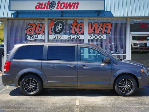 Used 2015 Dodge Grand Caravan SXT w/ Blacktop Package FWD image 20