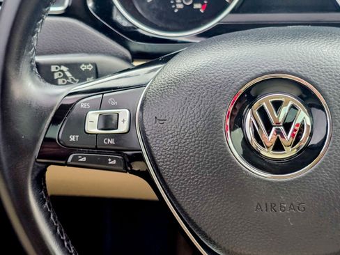 Used 2016 Volkswagen Jetta SEL image 32