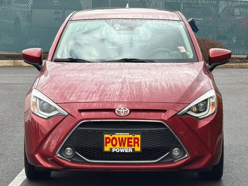 Used 2020 Toyota Yaris XLE image 9