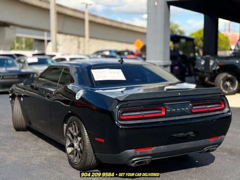 Used 2016 Dodge Challenger R/T Scat Pack w/ Leather Interior Group RWD image 4