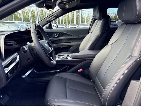 New 2026 Cadillac Lyriq Luxury image 9
