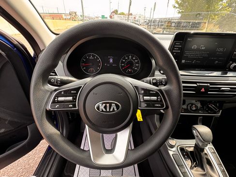 Used 2021 Kia Seltos LX image 15