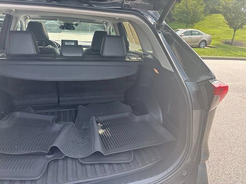 Certified 2021 Toyota RAV4 XLE Premium AWD/4WD image 8
