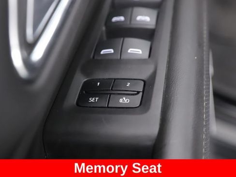 Used 2024 GMC Yukon SLT AWD/4WD image 19