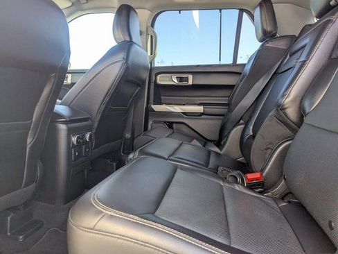 Used 2023 Ford Explorer Limited image 30