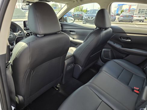 Used 2025 Nissan Sentra SR w/ SR Premium Package FWD image 14