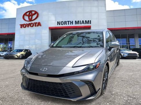 Used 2025 Toyota Camry SE w/ Multimedia Upgrade Package FWD image 2