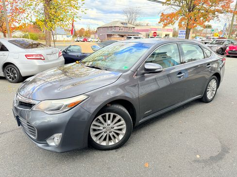 Used 2013 Toyota Avalon XLE Touring image 3