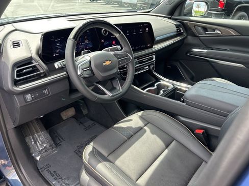 Used 2025 Chevrolet Traverse High Country FWD image 25