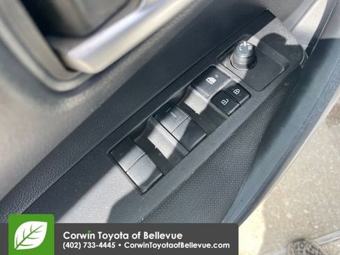 Used 2020 Toyota Corolla LE FWD image 19