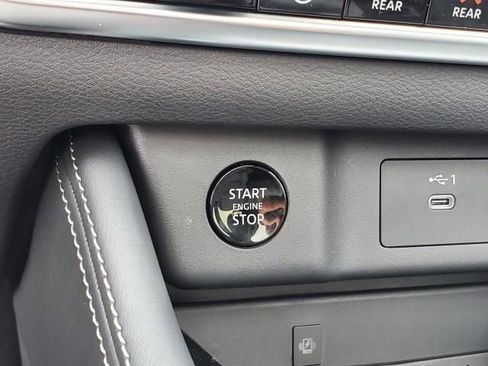 New 2025 Nissan Rogue Platinum w/ Platinum Premium Package image 28