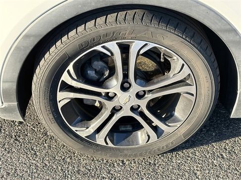 Used 2017 Chevrolet Bolt Premier w/ Driver Confidence II Package image 4