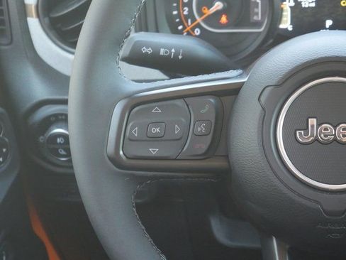 New 2025 Jeep Gladiator Sport image 17