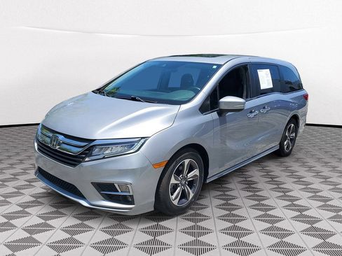 Used 2018 Honda Odyssey Touring image 3