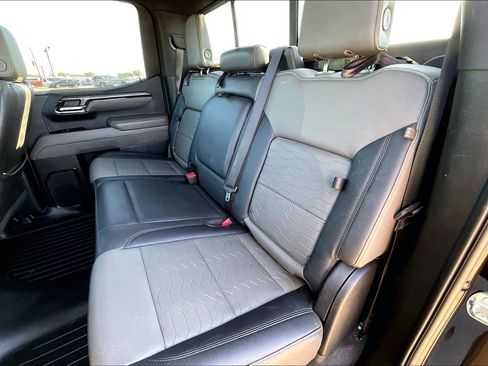 Used 2022 Chevrolet Silverado 1500 ZR2 image 34