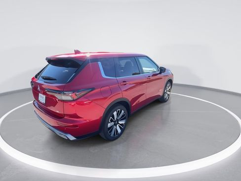 New 2025 Mitsubishi Outlander SE image 8