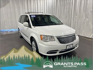 Used 2015 Chrysler Town & Country Touring image 1