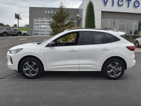 Used 2024 Ford Escape ST-Line w/ Tech Pack #1 AWD/4WD image 2