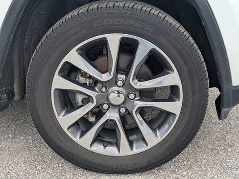 Used 2018 Jeep Grand Cherokee Limited RWD image 11